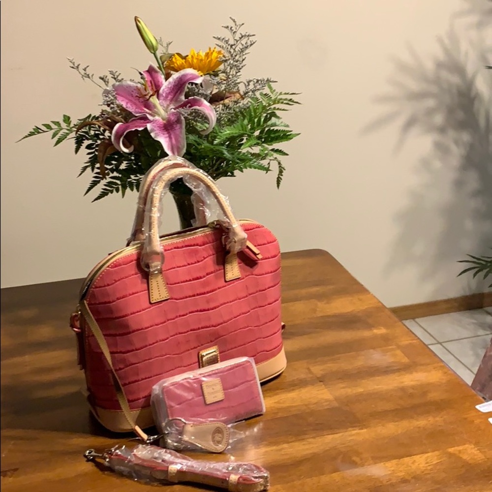 NWOT Dooney & Bourke Croc-Embossed Satchel